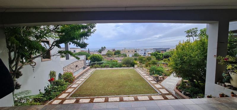 5 Bedroom Property for Sale in Myburgh Park Western Cape
